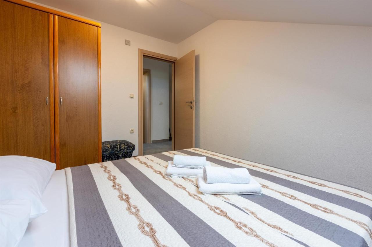 Apartments Mirela Crikvenica Exterior photo
